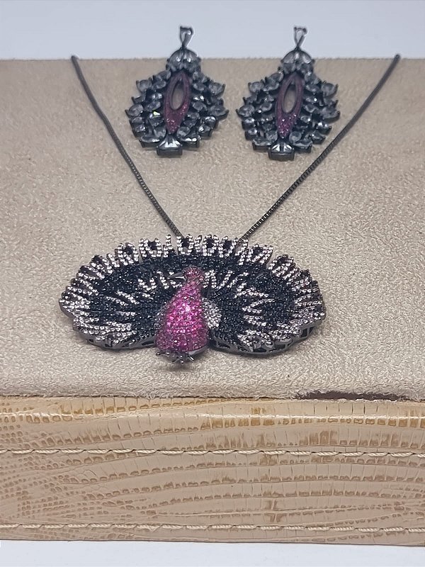 Promoção Cisne cravejado Pink e Negro banho ródio com cristal