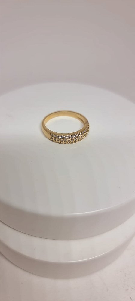 Aparador de Aliança Desejo cravejado zircônia branca em ouro amarelo 18k