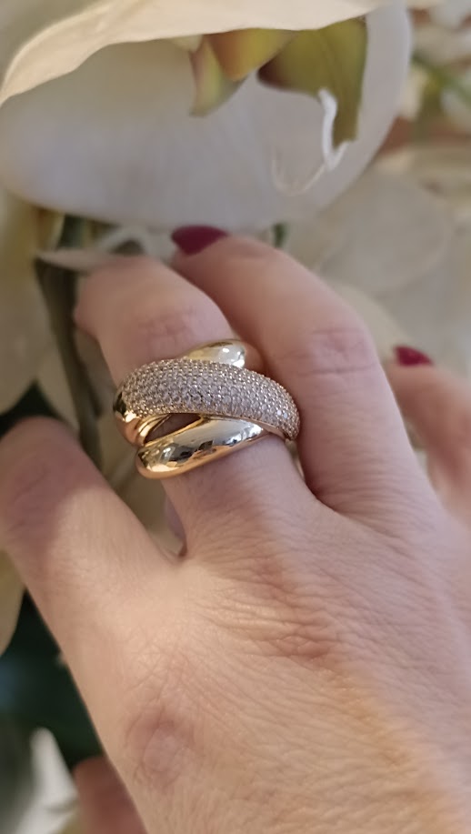 Anel Elos Zircônias Dourado