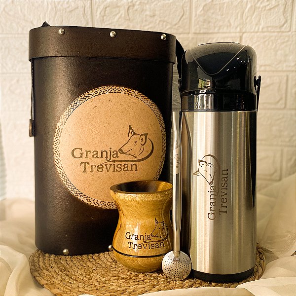 Kit de Chimarrão Personalizado - Mateira, Cuia Madeira, Bomba e Térmica Verona