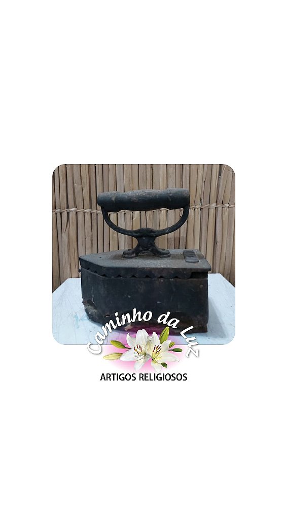 Ferro de passar roupa antigo