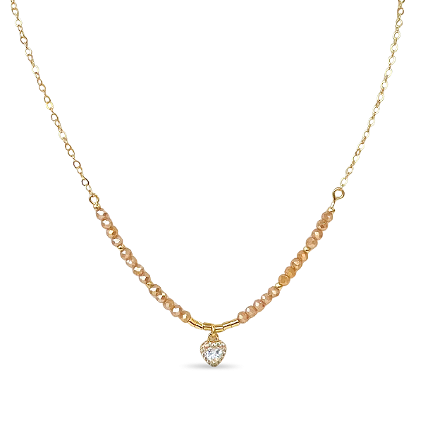 COLAR COM CRISTAIS NUDE E PINGENTE DE CORAÇÃO EM ZIRCÔNIA