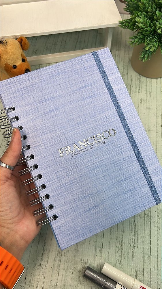 Caderneta de saude fundo linho azul c/aplicao foil no nome