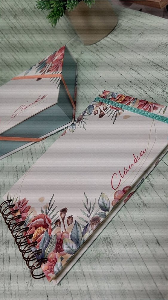 Albúm A5 capa dura na caixa cartonada c/20fls lisas FLORAL