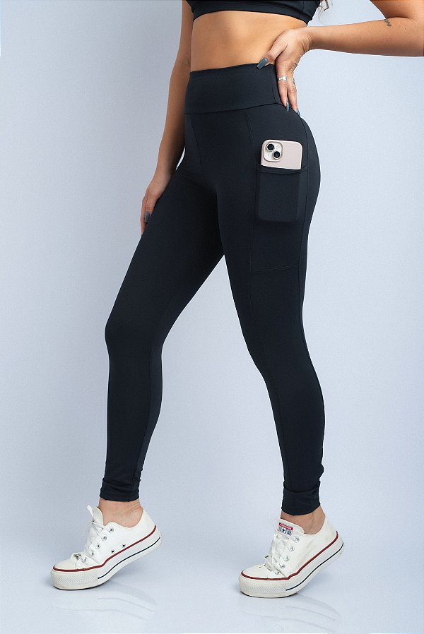 Calça Cigarrete com Bolso na Lateral