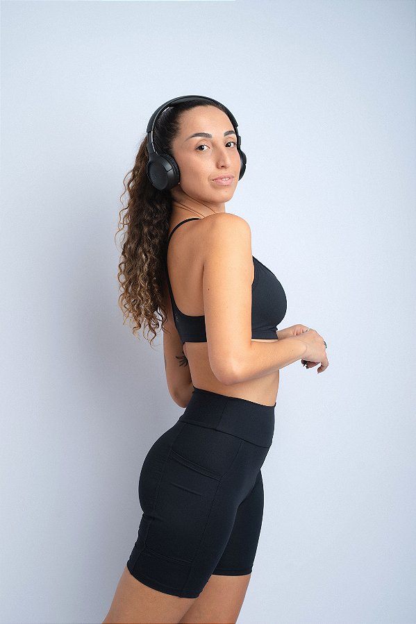 Bermuda meia coxa com Bolso