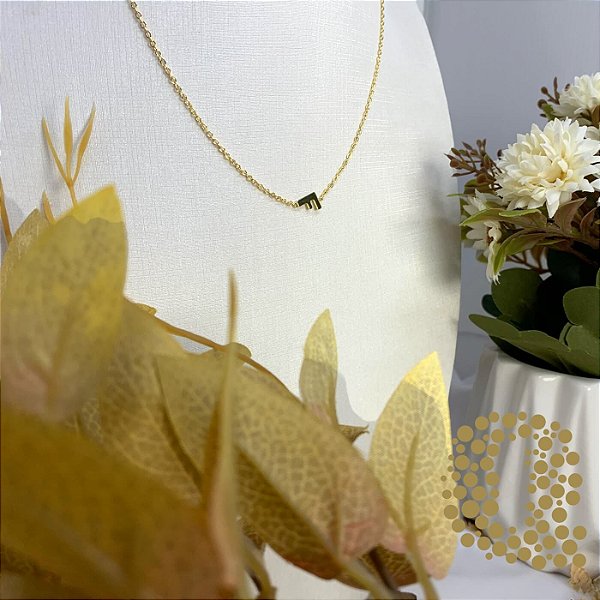 Colar Letra F Liso Dourado