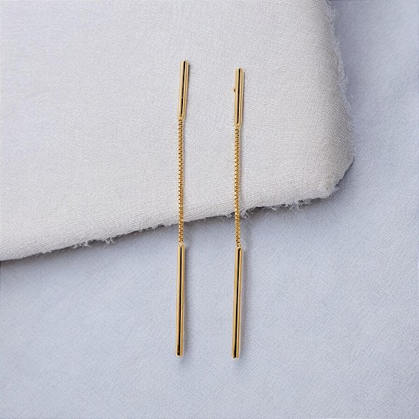 Brinco Longo Liso Banho Ouro 18k
