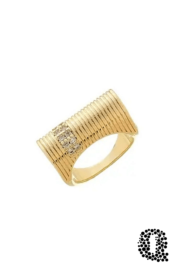 Anel Design em D Cravejado com Zircônia Banho Ouro 18k