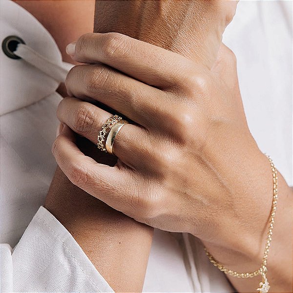 Anel Aro Estrelas Vazados Folheado a Ouro 18K