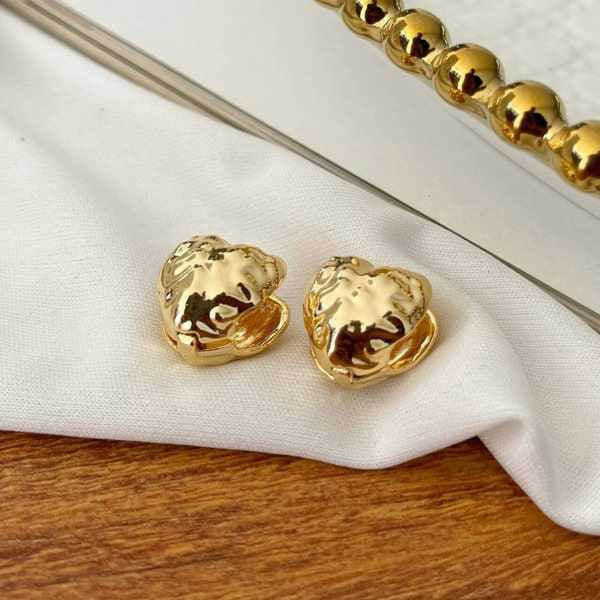 Brinco Argola Coraçao Martelado Folheado a Ouro 18K