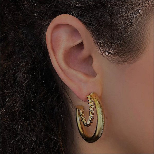 Brinco De Argola Dupla Tubo Liso E Tubo Enroscado Folheado a Ouro 18K