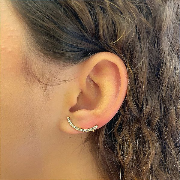 Brinco Earcuff Haste Cravejada Folheado a Ouro 18K