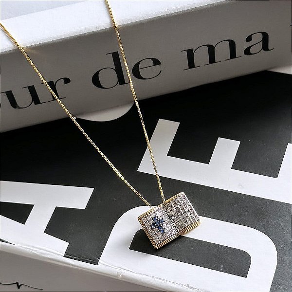 Colar Biblia Cravejado Folheado a Ouro 18K