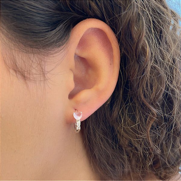 Brinco Argola Zircônias Cristais e Coração Rosa Folheado a Prata 925