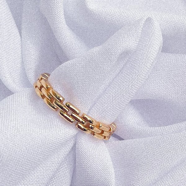 Anel Corrente Fechada Folheado a Ouro 18k
