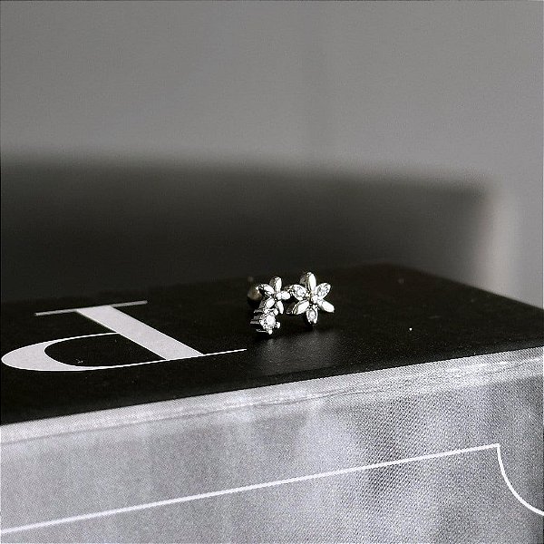 Piercing Clustes Flores e Zircônias