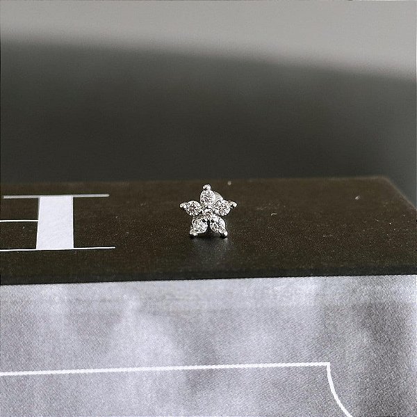 Piercing Flor 5 Pétalas Zircônias