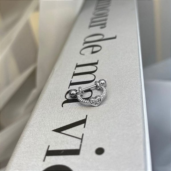 Piercing Meia Argola Helix Aro Granitado Coração Cravejado Folheado a Prata 925