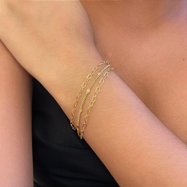 Pulseira Tripla Correntinha Corações Folheado a Ouro 18k