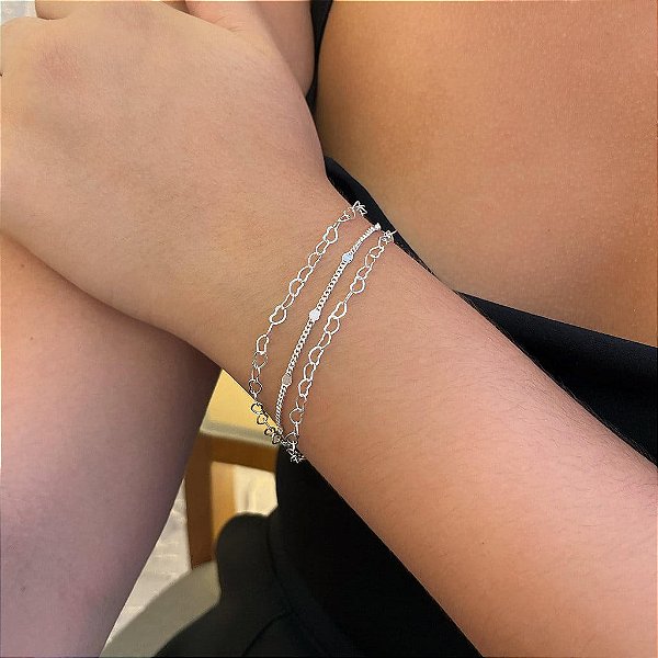 Pulseira Tripla Correntinha Corações Folheado a Prata 925