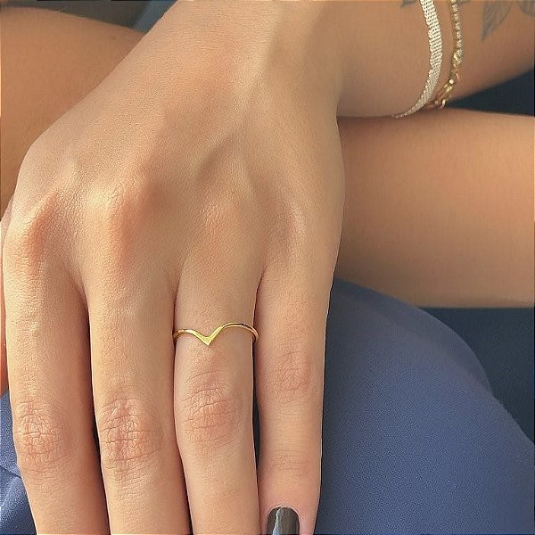Anel Aro Fio Circunflexo Folheado a Ouro 18k