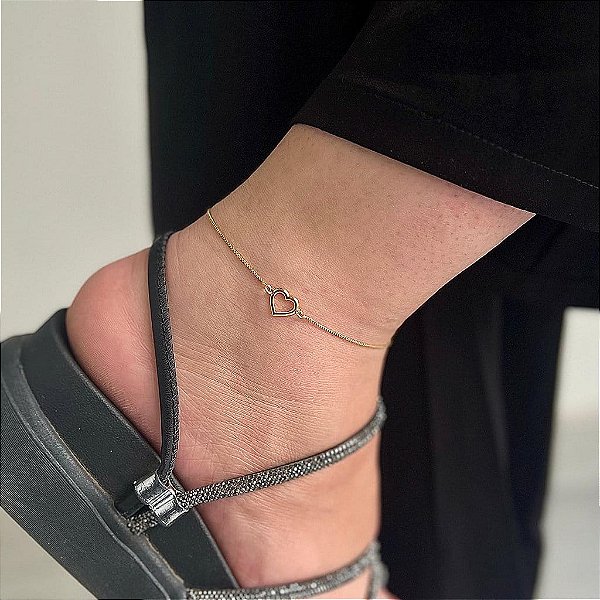 Tornozeleira Veneziana Coração Vazado Liso Folheado a Ouro 18K