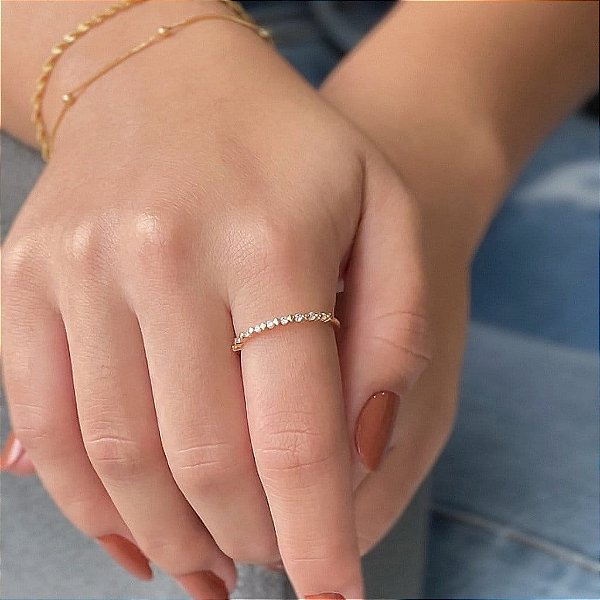 Anel Aparador Micro Zircônias Redondas e Losangos Folheado a Ouro 18k