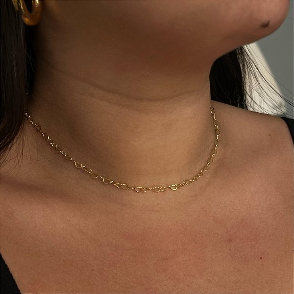 Colar Choker Coração Vazado Folheado a Ouro 18k