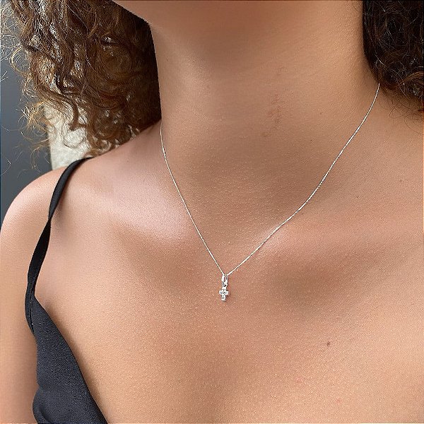 Colar Cruz Mini Cravejado Folheado a Prata 925