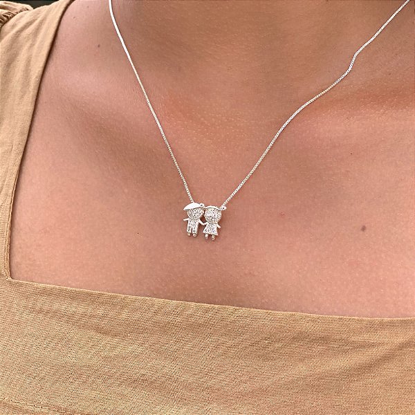 Colar Menino e Menina Cravejados Folheado a Prata 925