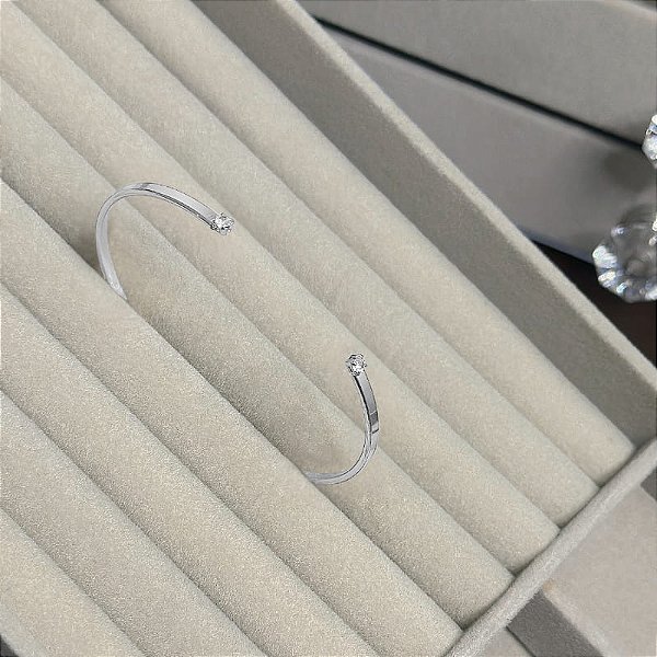 Bracelete Fio Laminado Zircônias Folheado a Prata 925