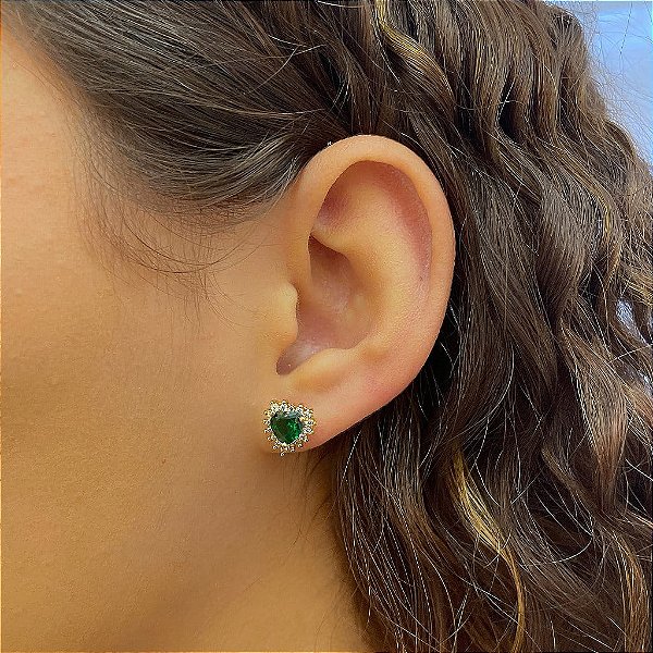 Brinco Coração Verde com Borda Cravejada Folheado a Ouro 18k