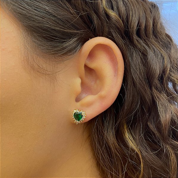 Brinco Coração Verde com Borda Cravejada Folheado a Ouro 18k