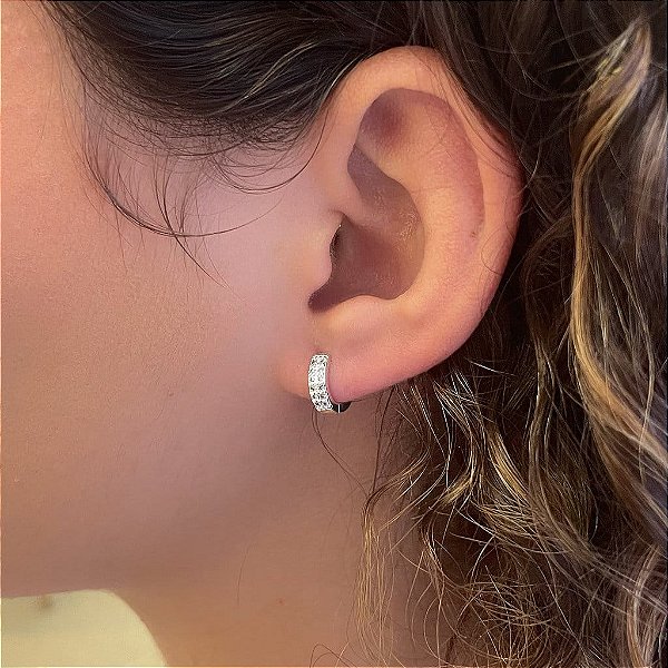 Brinco de Argola Cravejada Pequena Dois Fios Folheado a Prata 925