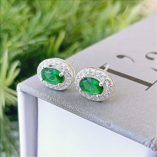 Brinco Oval Verde com Borda Cravejada Folheado a Prata 925