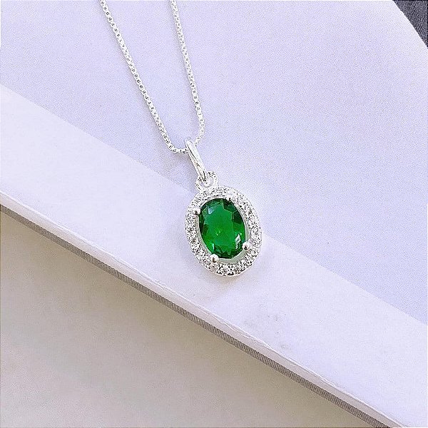 Colar Oval Verde com Borda Cravejada Folheado a Prata 925