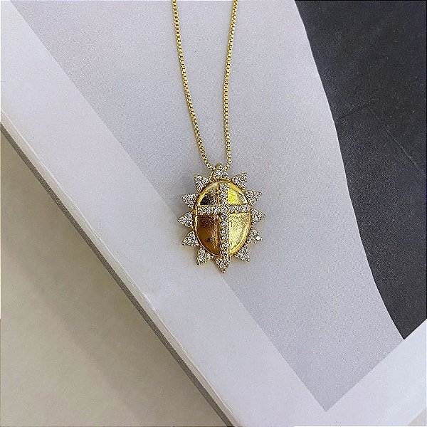 Colar Mandala Cruz Borda Cravejada Cristal Folheado a Ouro 18K