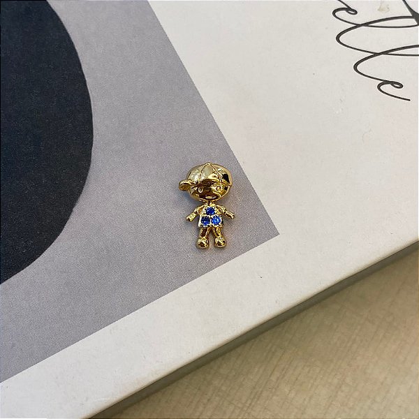 Pingente Menino Boné e Zircônias Azul Folheado a Ouro 18K