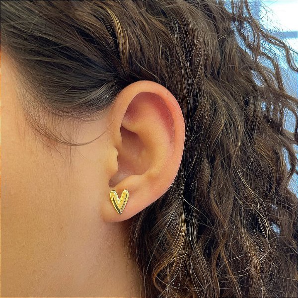 Brinco de Coração Desenhado Alongado Folheado a Ouro 18k