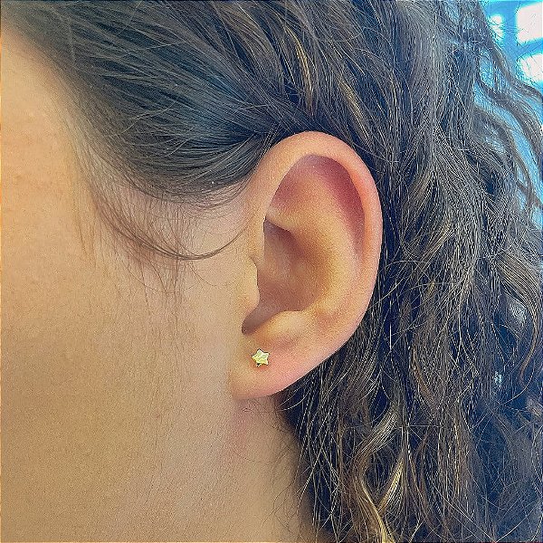 Brinco Estrela Lisa PP Folheado a Ouro 18k