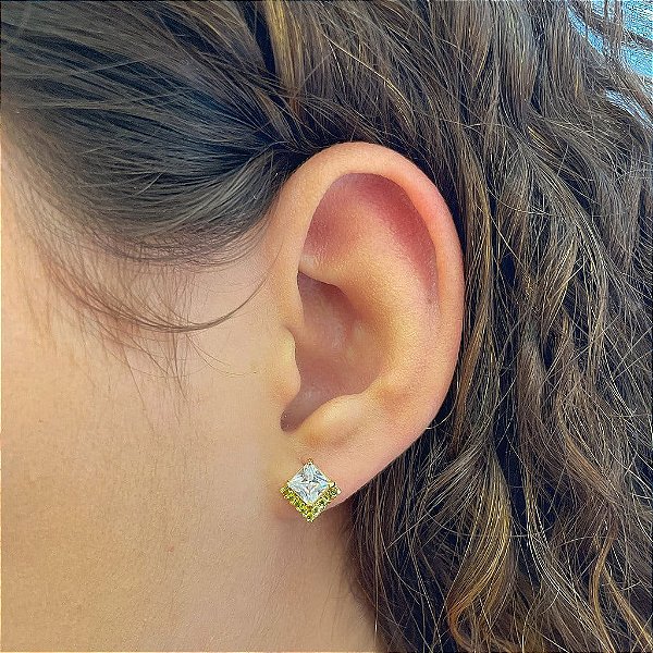 Brinco Losango Zircônia Cristal Borda Verde Cravejada Folheado a Ouro 18k