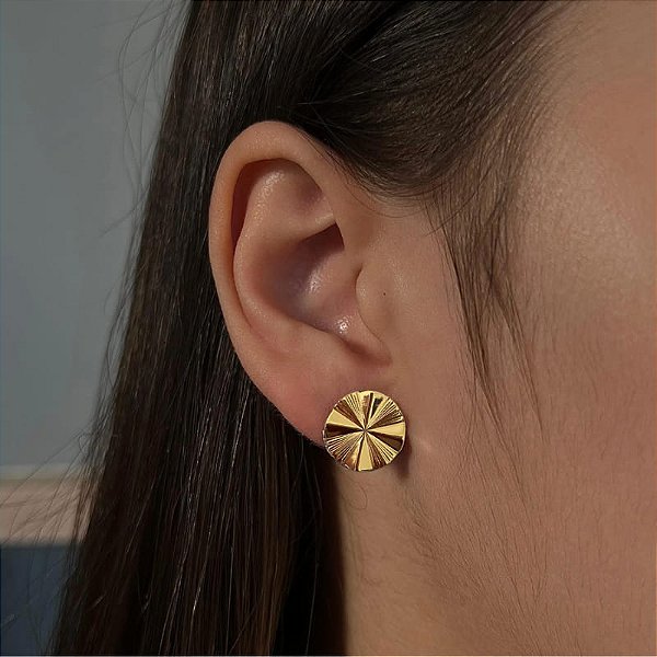 Brinco Redondo Orgânico P Folheado a Ouro 18K