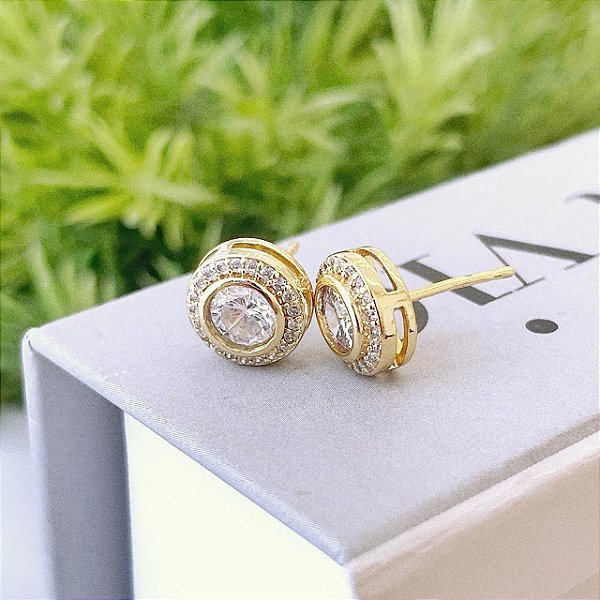 Brinco Redondo Com Zirconia Cristal Central e Borda Cravejada Folheado a ouro 18K