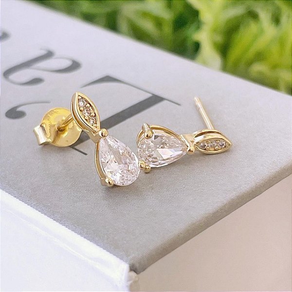 Brinco de Gota Cristal com Pendente Cravejado Folheado a ouro 18K