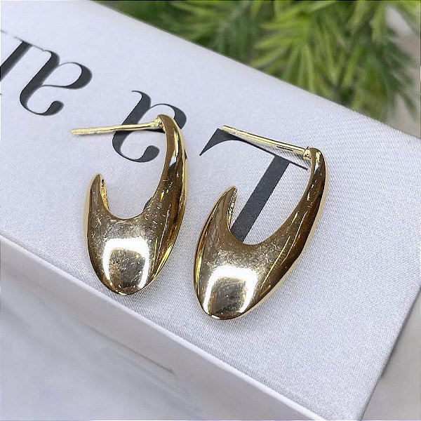 Brinco de Argola Aberta Filetada em formato de Gota Grande Folheado a ouro 18K