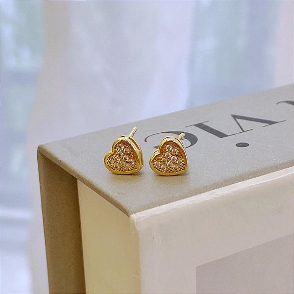 Brinco de Coração Cravejado Médio Pavê Galeria Folheado a ouro 18K