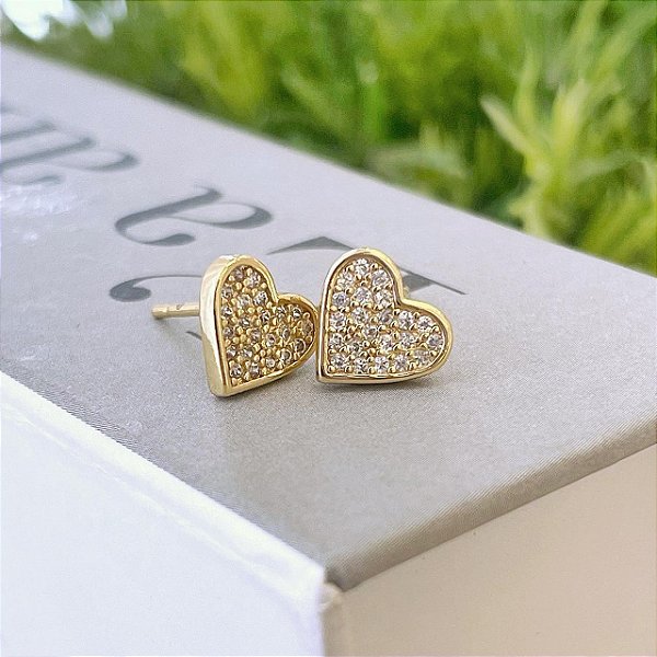 Brinco de Coração Pavê Cravejado Cristal Médio Com Borda Lisa Folheado a ouro 18K