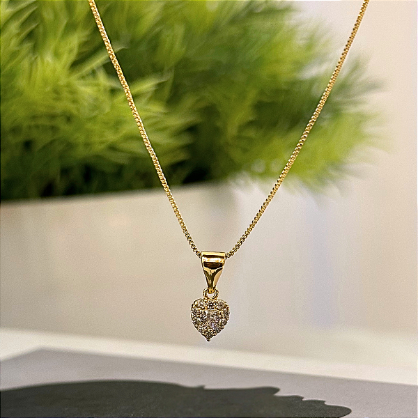 Colar de Coração com Borda Cravejada e Zirconia Cristal Centro Folheado a ouro 18K