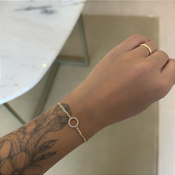 Pulseira Corrente Grumet com Circulo Cravejado Vazado Folheado a ouro 18K